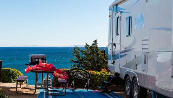 rv camping in beutiful lakeside campground